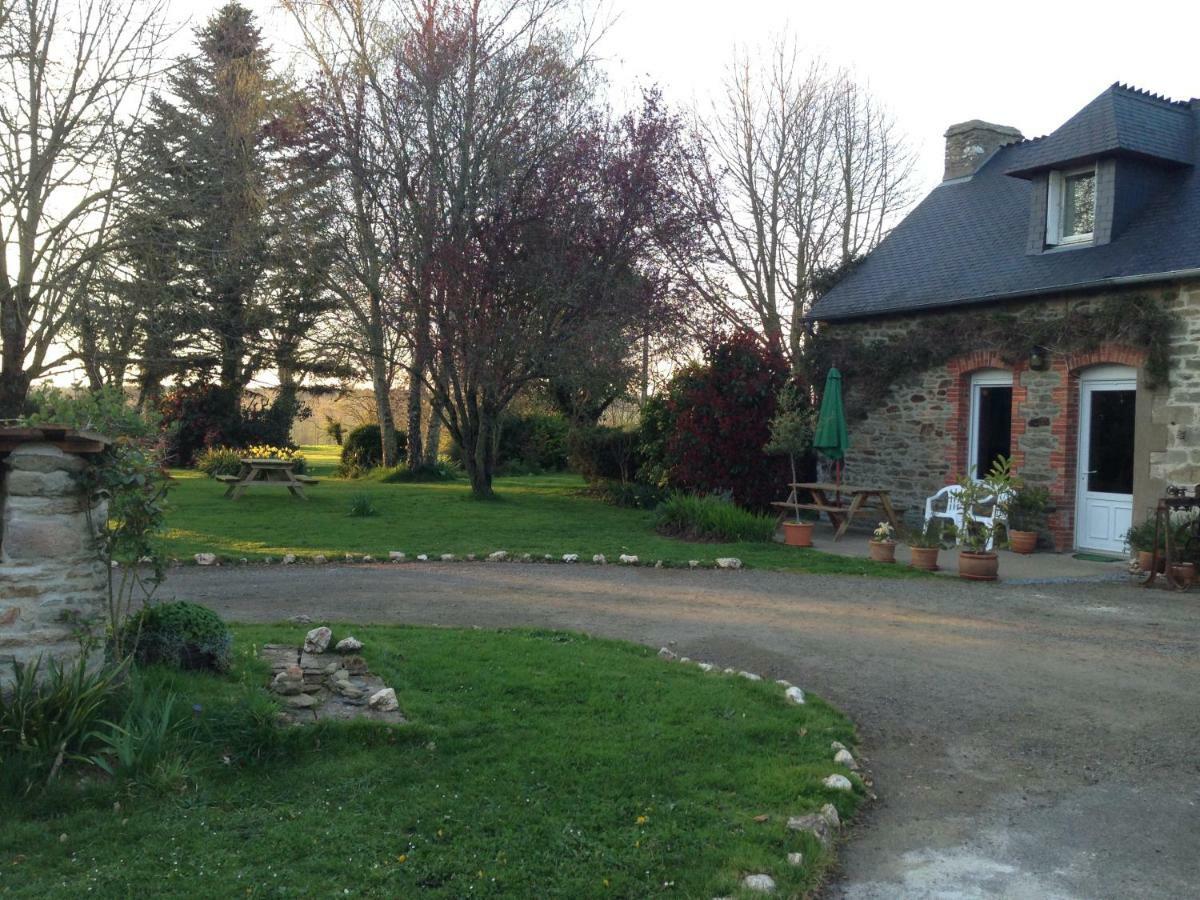 La Ville De Mainguy Josselin Exterior photo