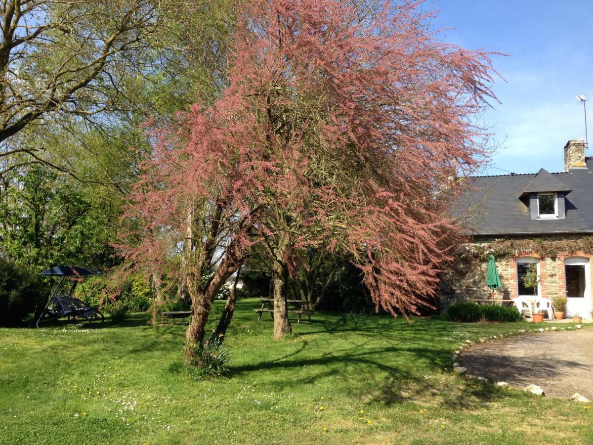 La Ville De Mainguy Josselin Exterior photo