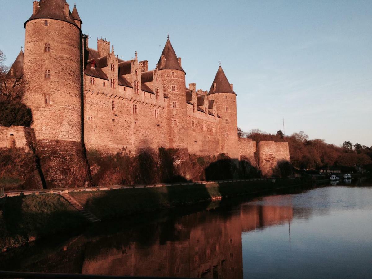 La Ville De Mainguy Josselin Exterior photo